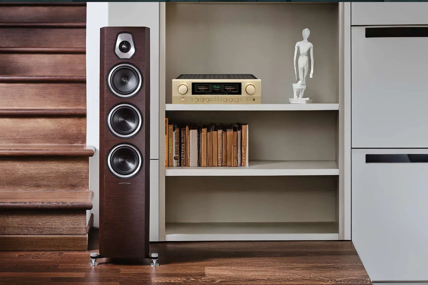 Accuphase E-280 Integrated Amplifier and Sonus Faber Sonetto III High-Performance Speakers Music System