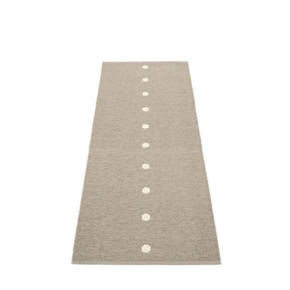 Ferry Road Plastic Floor Mats Dark Linen/Vanilla (Multiple Sizes)